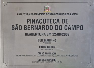Placa_pinacoteca_2009 bx